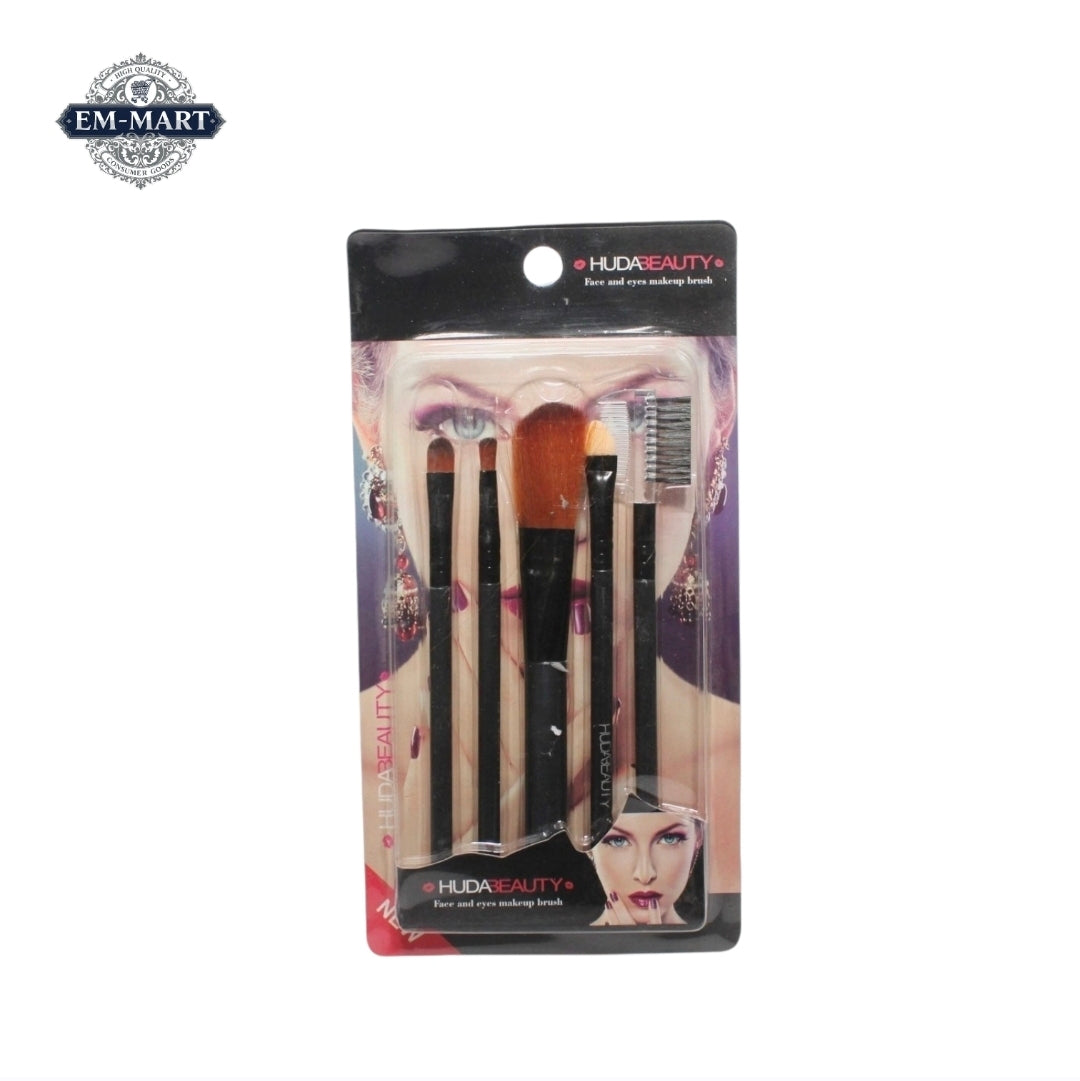 HUDABEAUTY Face and eyes makeup brush