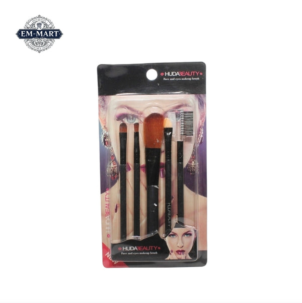 HUDABEAUTY Face and eyes makeup brush